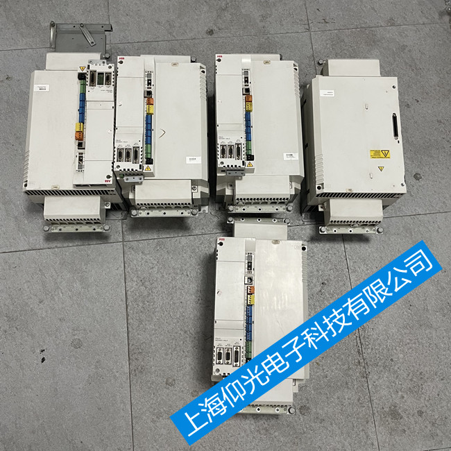 ABB MotiFlex e180ŷ(q)S_C(j)E1027